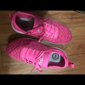 APL WOMENS BREAST CANCER AWARENESS SHOES